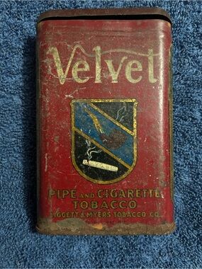 Velvet Red Tobacco Tin with Crest Artwork